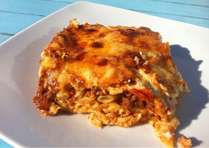 pastitsio-baked-greek-lasagna-with-meat-sauce-and-bechamel